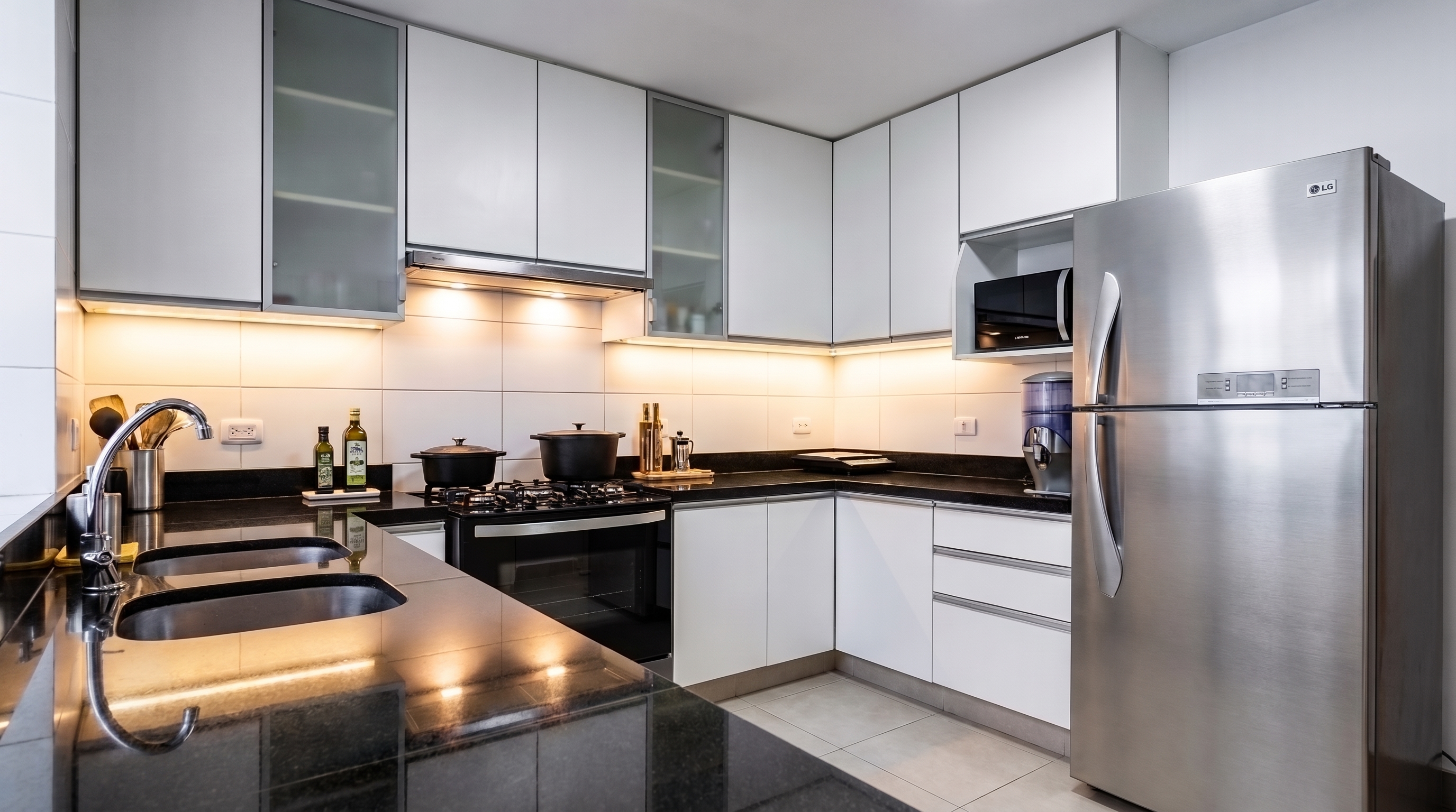 Cocina en Granito Negro Absoluto