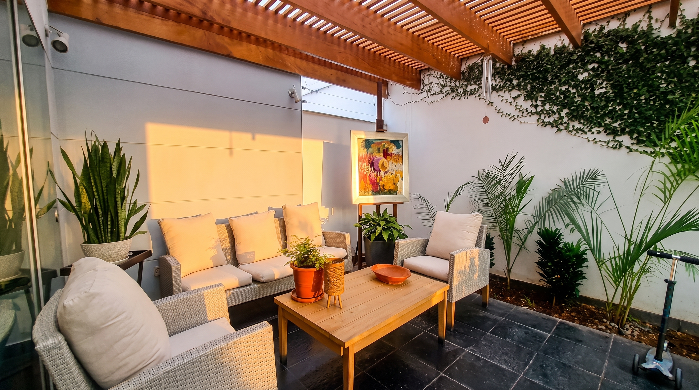 Terraza Principal con Sol y Sombra